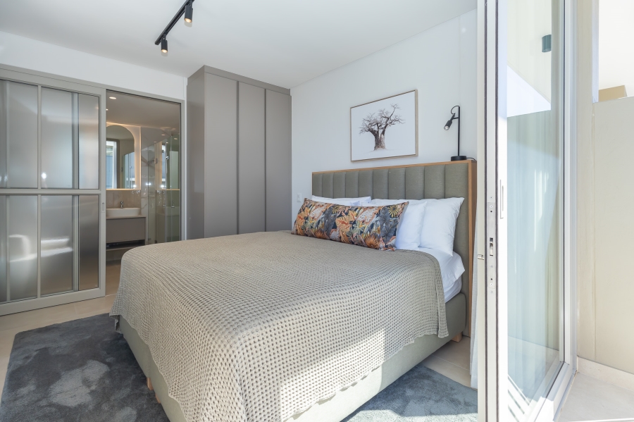 To Let 3 Bedroom Property for Rent in Green Point Western Cape